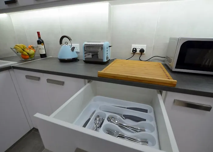 アパート Rendezvous One Bedroom Flat *