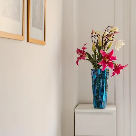 Rendezvous One Bedroom Flat 아파트 *