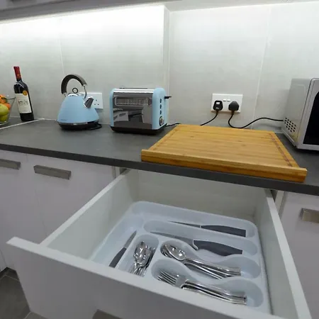 아파트 Rendezvous One Bedroom Flat *