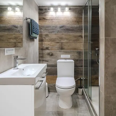 Rendezvous One Bedroom Flat דירה לרנקה